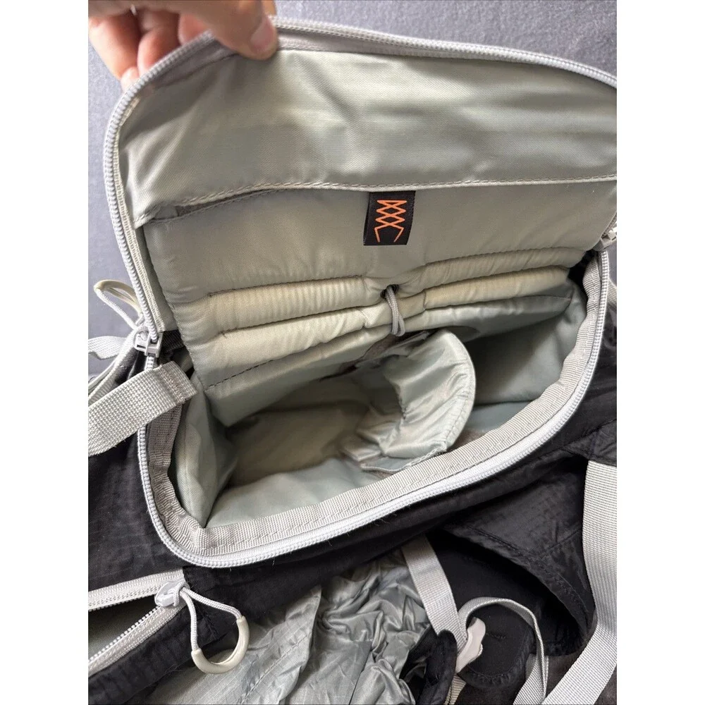 Lowepro please see